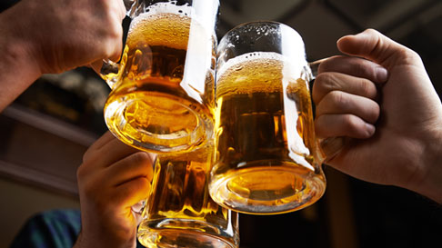 beer stein cheers